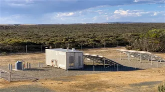 Using liquid air for grid-scale energy storage