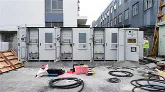 Energy companies use earthquake-resistant photovoltaic containers